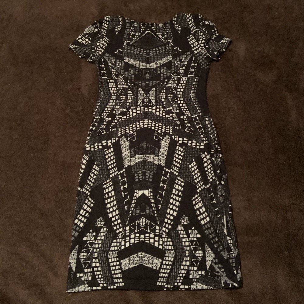 2/$15 H&M Geometric Print Bodycon Dress Sz Small - Picture 2 of 3
